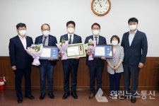 수원시의회 조석환 의장, 지역사회발전 기여 시은소교회 유공자 표창