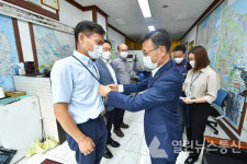 김포시 부동산 중개사무소, QR코드 스티커 붙어있거나  명찰 착용하고 있으면 안심 중개업소