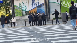 [속보] 경찰, 민노총 총파업 대비 차벽 세운다...폴리스라인 등장