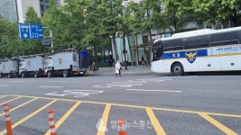 [포토] 민노총 역대급 총파업에 경찰도 역대급 병력 배치...위드 코로나, 할 수 있을까