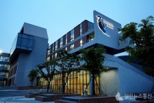 인천하늘고등학교 개교 10주년 기념식 열려  새로운 VISION 인간적인 리더 육성선포