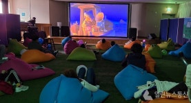 금천구,독산4동 주민자치회, 실내 숲 캠핑영화관 열어
