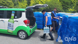 ㈜무학, 창원 진해구민 8천 세대에 긴급 생수 배송