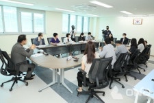 임태희 교육감, 남양주 다산별빛초교 초등돌봄교실 현장방문