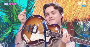 뉴 호프 클럽, 해외 가수로 최초 더쇼 출연