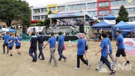 한민족 독립 광복절 기념 안성시 일죽면민 체육대회 74년째 전통 이었다