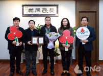 강병선 제빵소덤 대표와 신윤영 평산개발 대표, 각각 1억 원 남양주시에 기부