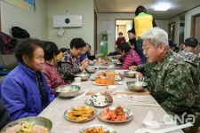 해군 2함대 2해상전투단, 평택시 원정7리 마을회관서 봉사활동 펼쳐