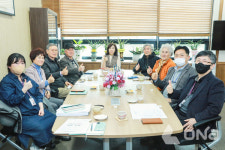 화성시의회 김경희 의장, 화성서부노인복지관 이용불편 해소 간담회 열어