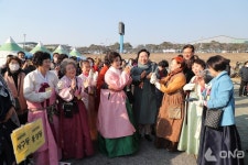 5천여 안동시민, 강변 둔치에서 정월대보름 달맞이
