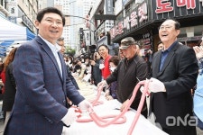 이상일 용인시장, 김량장동 용인중앙시장 봄맞이 축제 함께 즐겨
