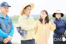 정장선 평택시장, 고덕면 동고2리 경기미 생산단지 모내기 시연행사 참석