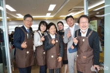 김혜영 시의원, 조식 시범 운영학교 방문하여 배식봉사에 동참