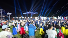 [포토] 영남루 아래 펼쳐진 밀양의 흥잔치