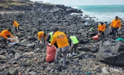 하이트진로, 100주년 맞아 2024년 반려해변 정화활동 시작
