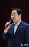 곽미경 상인회장 주광덕 시장 노후전선 정비사업으로 걷고 싶은 금곡로 됐다