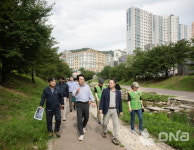 조성대 남양주시의회 의장, 호만천 산책로 주변 로드체킹..안전휀스 설치 등 개선 주문