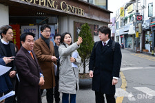 서울시의회 최호정 의장, 서대문구 연희맛로 보행환경 민원현장 점검