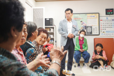 이기재 양천구청장, 추석 앞두고 전통시장·경로당 찾아 온정 나눠