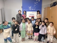 구리시, 시립딸기원어린이집서 성금 전달..백경현, 어린이들이 실천한 나눔이라 감동
