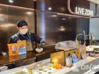 무더위 이기는 미식 경험…공항 막국수부터 도심 음료 쉼터까지
