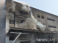 [속보] 이천 물류창고 공사현장 화재 사망자 6명…더 늘어날 듯