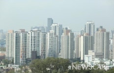 정부 초강경 부동산 대책도  무색?...아파트 매매가 여전히 상승세 이어가