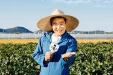 금영엔터테인먼트, 보릿고개 가수 진성과 블루투스 마이크 금영 뮤즐 모델 계약