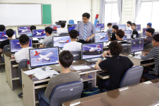 특성화 강소대학 한국폴리텍대학 항공캠퍼스, 좁아진 취업문, 기술교육으로 극복한다