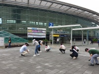 대구시설공단, 동대구역광장 줍깅 캠페인 진행
