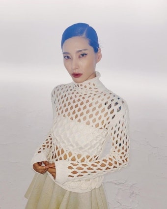 모니카, 배 껍데기 그물 의상도 섹시하게 찰떡 소화