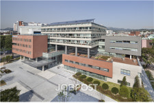한국방송통신대학교 2022년도 후기 학위수여식 개최