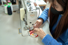 결혼이주여성들의 사회적, 경제적 자립을 돕는 알록달록협동조합