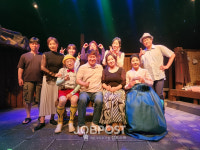 여우들의 코믹한 일상, 연극 여자만세2 호평