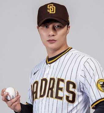 김하성 선수, MLB 복귀 소식! 메이저리그 로스터 등록, 내일 트윈스전 주전 유격수로 출전 예정