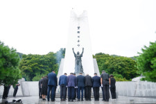 충남교육청, 기림의 날 국립망향의동산 참배