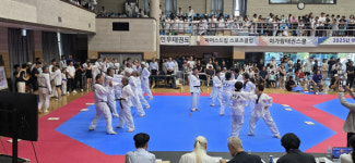 100세 시대, 부여농협 실버 태권도로 활력 찾는다