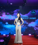 [JP포토] 황금빛 조명 아래, 런웨이를 빛낸 우아한 실루엣 「2025 인터내셔널 K-서울 모델 콘테스트 전야제」