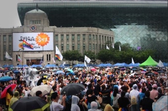 퀴어문화축제의 서울광장 개최 승인한 서울시에 우려 표명