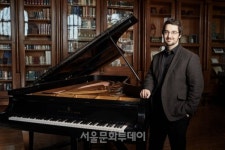 21세기 낭만 주의자, 샤를 리샤르-아믈랭 피아노 리사이틀 개최