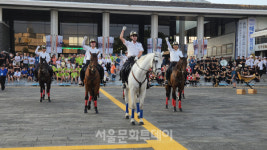 [현장스케치]제주 바람 가르며 금빛 관악기의 반짝이는 향연