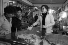 [정영신의 장터이야기75] 토굴에서 발효되는 자연의 맛, 광천 새우젓