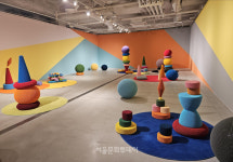 오감으로 즐기는 가족 전시…수원시립미술관 《감각운동,장》展