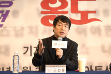 [현장스케치] 극공작소 마방진 20주년, 신작 2편·레퍼토리 4편 총출동 셰익스피어전부터 45명 출연 대작 ＜찻집＞까지