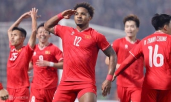 김상식호 베트남, 아세안컵 우승 '눈앞'...결승1차전 태국에 2-1 승리