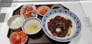 현대차 구내식당 개선돼...직원 밥 맛있어졌다 호평