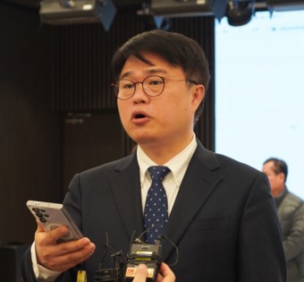 의사협회 회장에 '강경파' 임현택 당선… 대정부 투쟁 거세지나