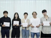 최민식, 넷플릭스 맨 끝줄 소년서 괴팍한 국문과 교수 변신