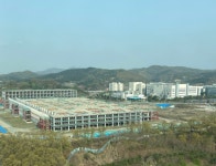 삼성디스플레이 아산 2단지, 수년째 공사 중단…재개 오리무중