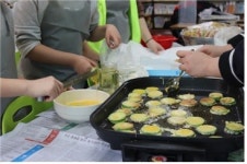 후원단체 위브릿지, 지난 9일 지역아동센터와 설맞이 명절음식 만들기 행사 진행